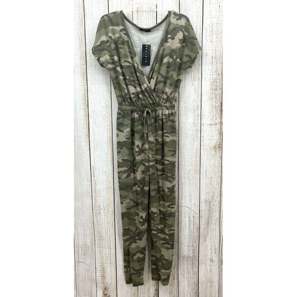21 Saints Camo‎ Green Jogger Jumpsuit Size Medium Lounge Comfort NWT - Picture 1 of 10
